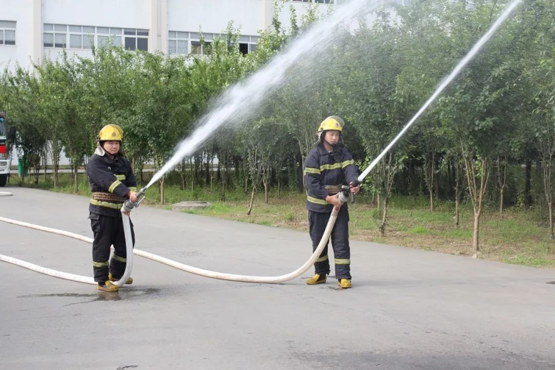 消防車救火演示